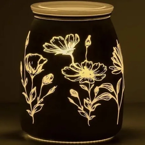 Scentsy flower garden warmer! Perfect condition! - Picture 3 of 3